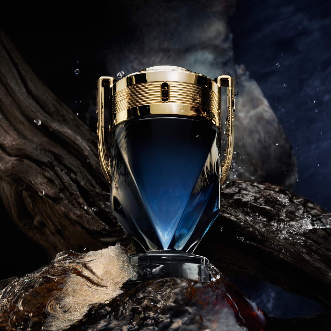 Invictus Parfum by Paco Rabanne - Image 3